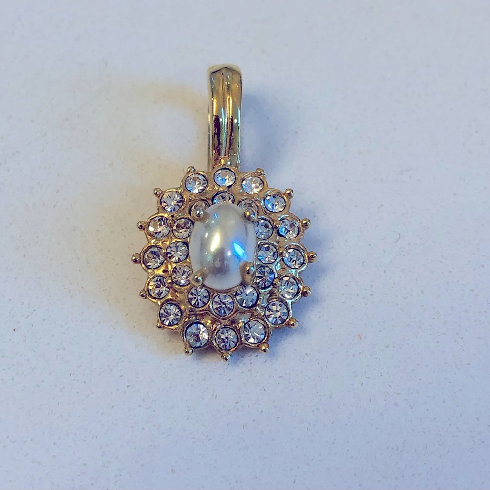 Pearl and Cz gold tone pendant Vintage